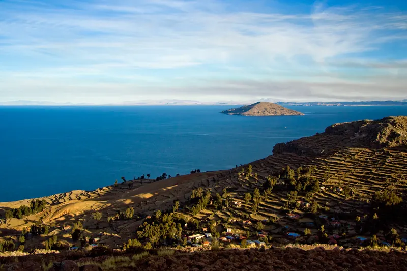 Andenes de la isla Amantaní sobre el Lago Titicaca