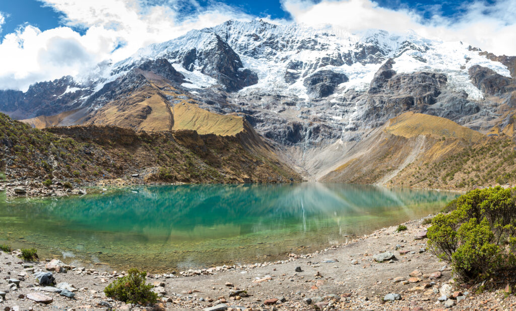 Laguna Humantay glaciar andino Cusco Perú